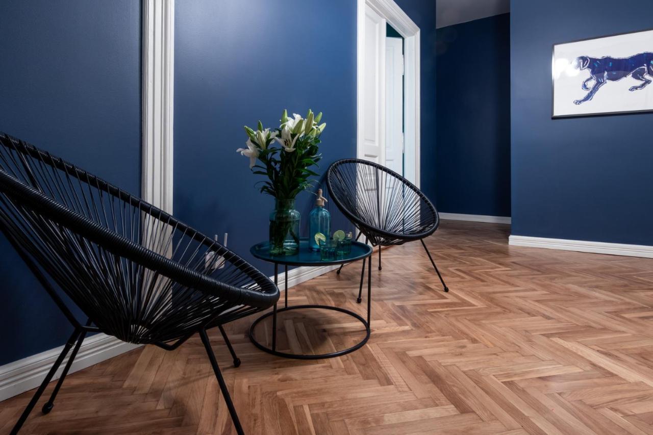 Barbacan Suites - Old Town Apartments - By Upstairs Krakow Bagian luar foto