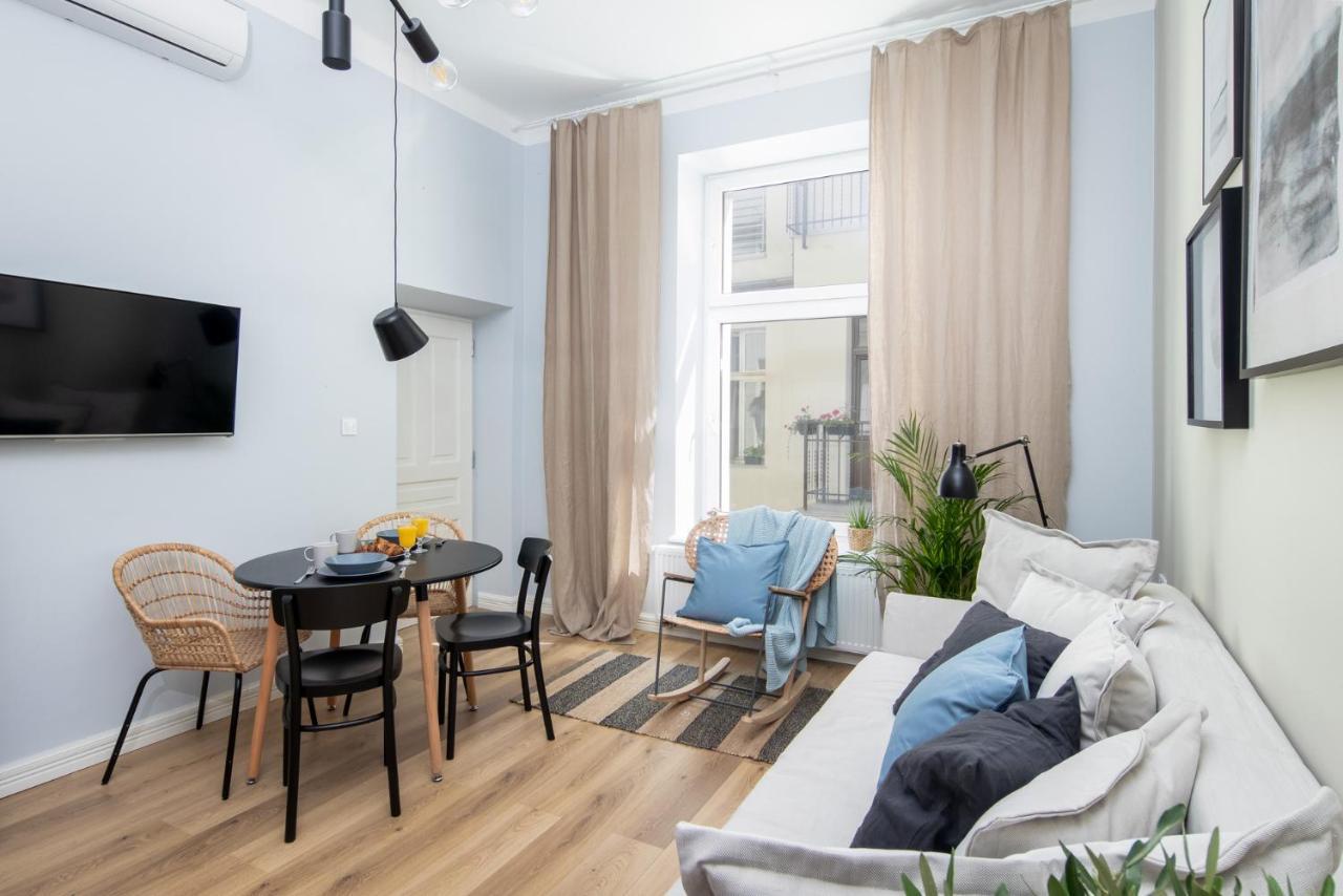 Barbacan Suites - Old Town Apartments - By Upstairs Krakow Bagian luar foto