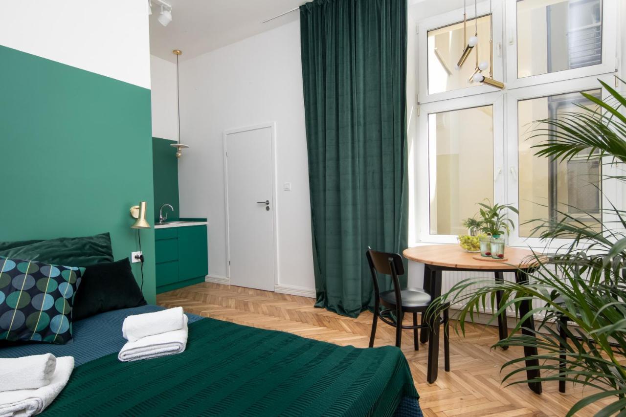 Barbacan Suites - Old Town Apartments - By Upstairs Krakow Bagian luar foto