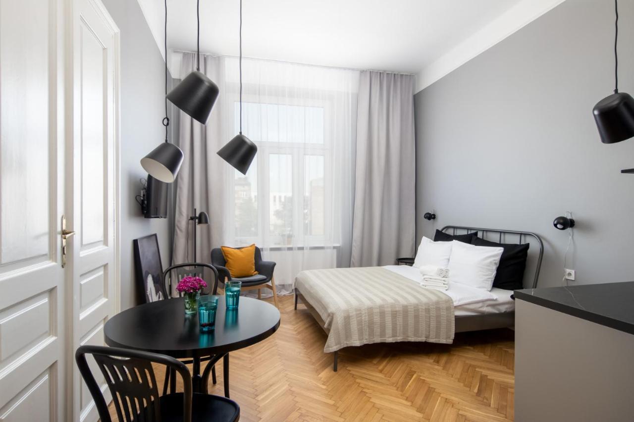 Barbacan Suites - Old Town Apartments - By Upstairs Krakow Bagian luar foto